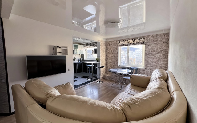 Квартира 3-комнатная на Баумана 12