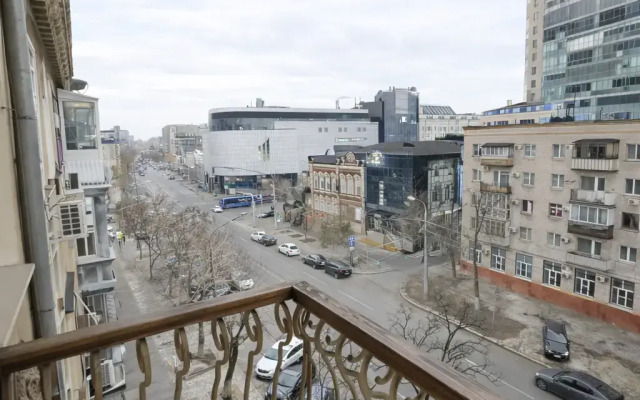 Апартаменты Уютные трехкомнатные в самом сердце города