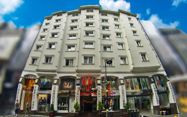 Gold Hotel