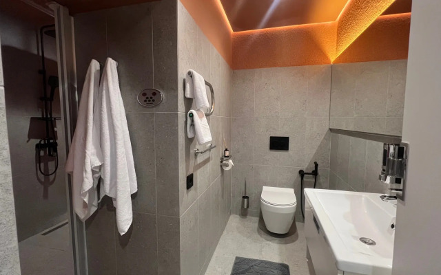 Апартаменты у Часовой Башни Оранжевые