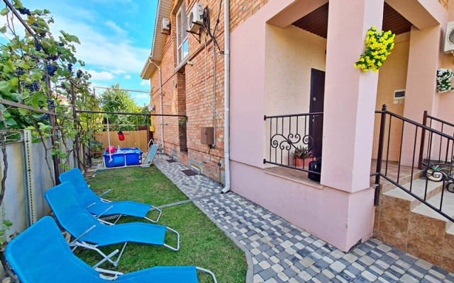 Otdelnyj kottedzh Kubanskij dvorik 3 Guest House