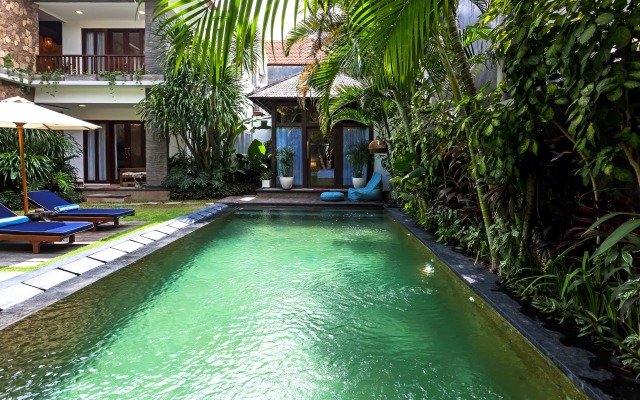 Вилла Kubu Luxury Seminyak Private Mansion
