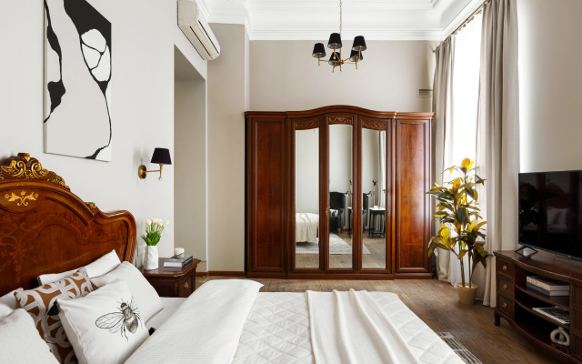 Nikitskiy Bulvar 7b Apartments