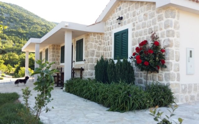 Вилла Villa with pool near Makarska