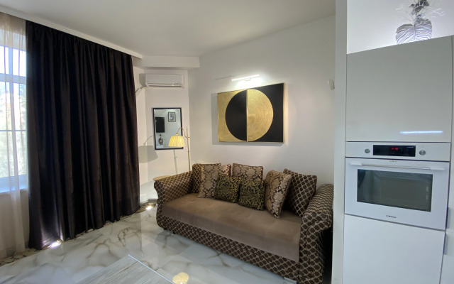 Апартаменты в современном стиле с камином