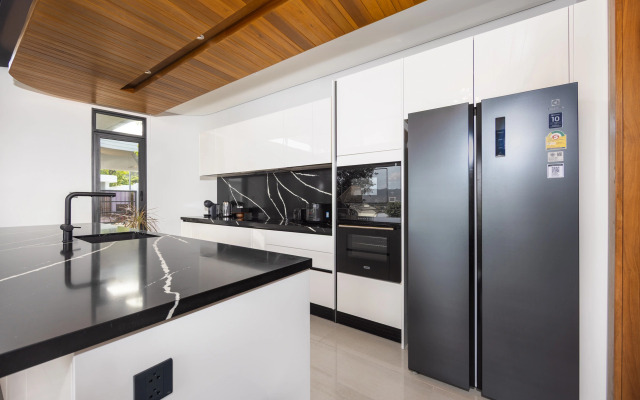 Zavaya 360 View Luxury Retreat with Pool Villa