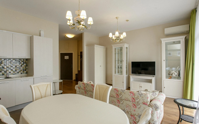 Na Parusnoy 19 (Imeretinskiy) Flat