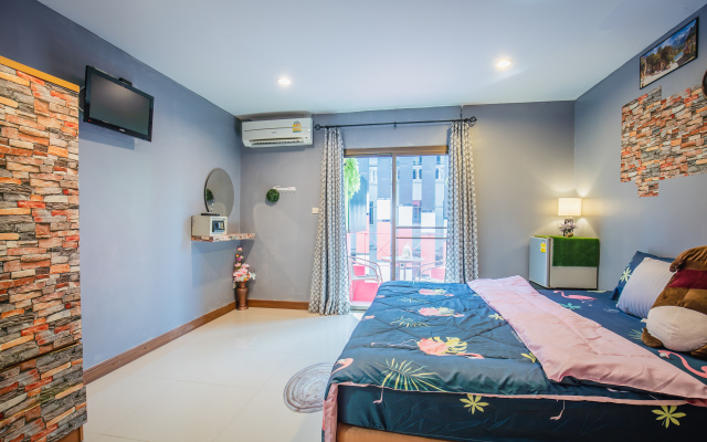 Menulis Coolly House Patong Guest House