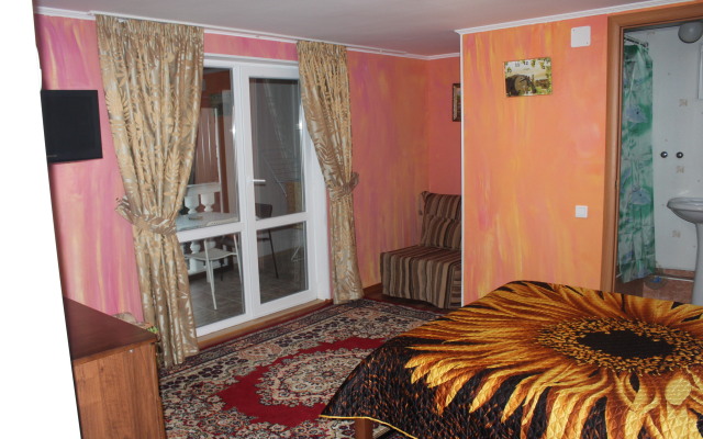 Lastochka Guest House