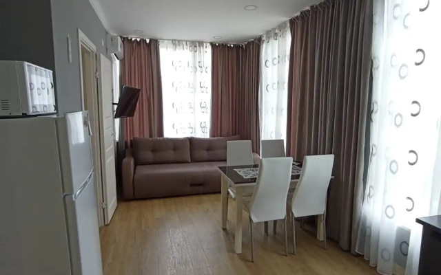 Na Volzhskoy Kamilfo Flat