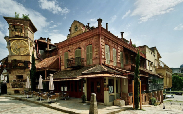 Апартаменты House near Gabriadze theatre