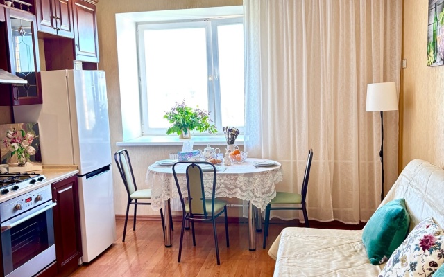 Prostornaya Na Gubkina with two double beds Flat