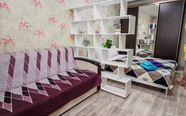 Uyutnaya Svetlaya Kvartira V Serdtse Mostovskogo Flat