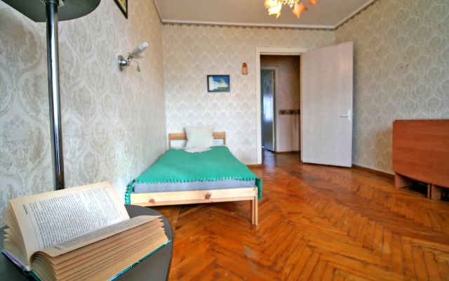 Teplaya Dvukhkomnatnaya Flat