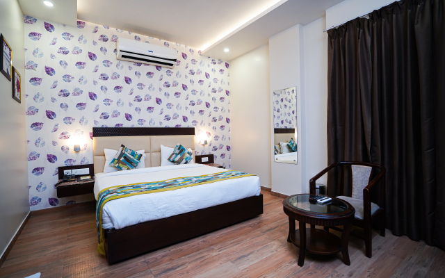 The Golden Apple Hotel