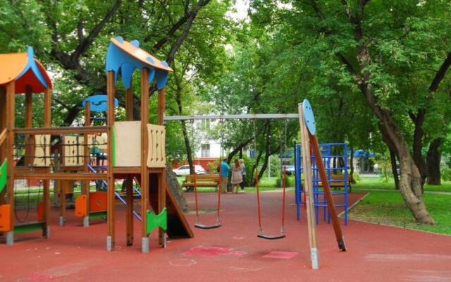 U Metro Sportivnaya Apartments