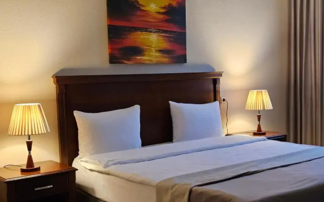 Crown Suites