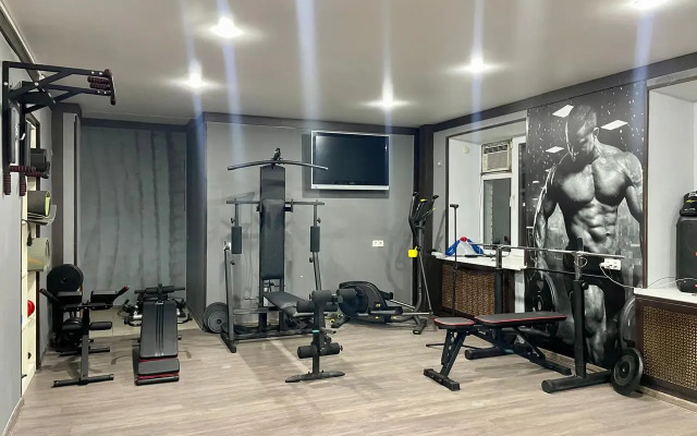s proektorom v komplekse s sezonnym bassejnom Apartments