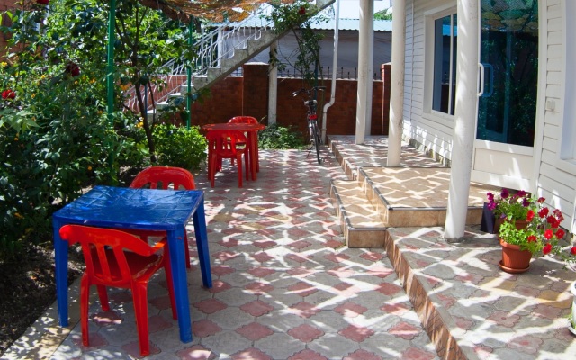 Belyij Parohod Guest House