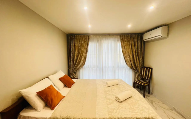 Dvukhurovnevye S Basseynom Na Territorii San-Marino Apartmen