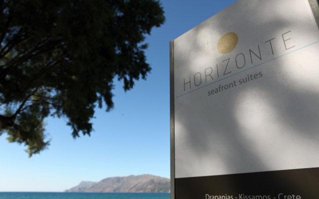 Horizonte Seafront Suites
