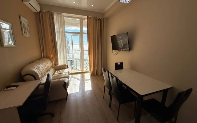 687 Na Krymskoy 89 Apartments