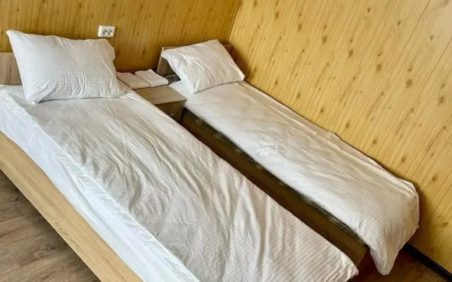 S Otdelnymi Nomerami Guest house