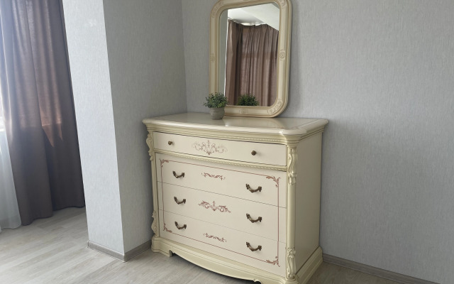 Квартира Просторная на Курсантов Кировцев