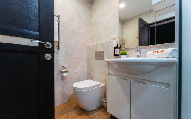 KeyGo #0099, 1 Bedroom, Balcony, Near National Gallery Apartments