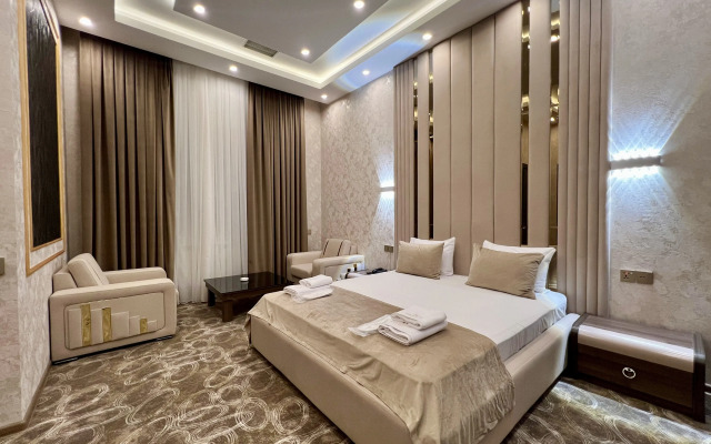 Royal Mansion Hotel
