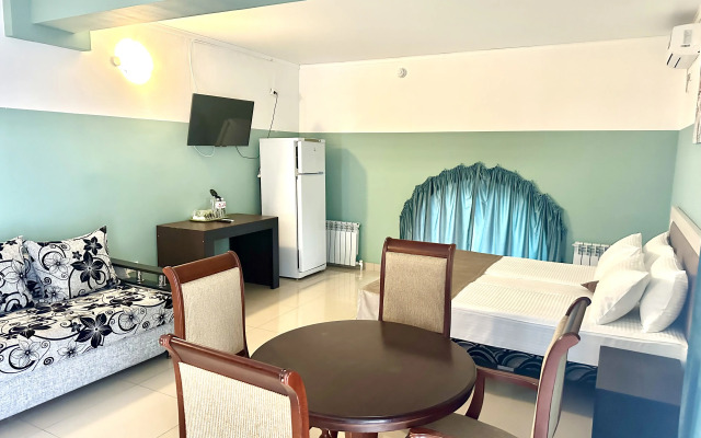 Optimist Mini-Hotel