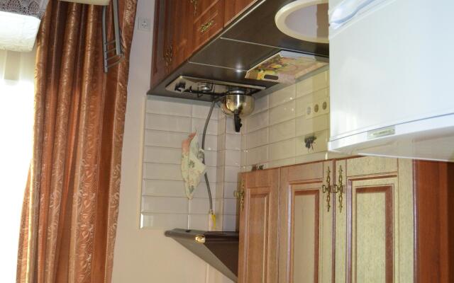Na Trudyaschikhsya 152a Private House