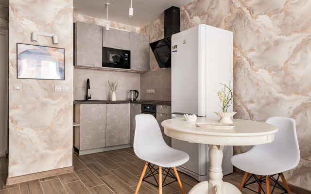 Provans v Lunnom Svete Flat