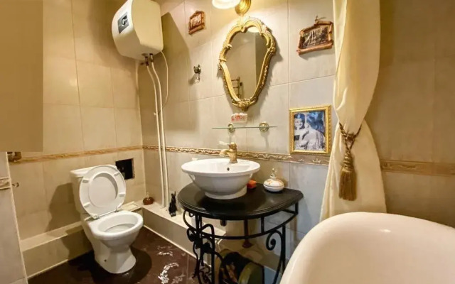 Na Zapototskogo, 12 Flat