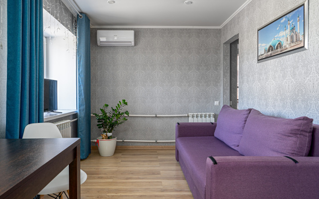 U Kazanskogo Kremlya Flat