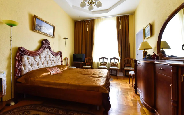 V Starinnoy Usadybe Flat