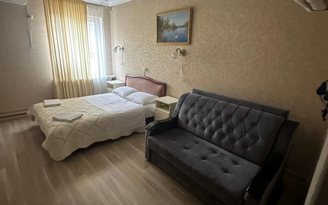 Izumrud Hotel