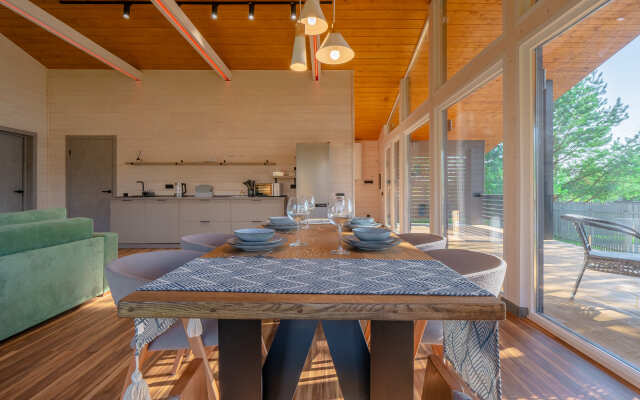 Friends & Family Guest House