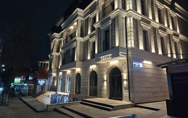 Отель Верис