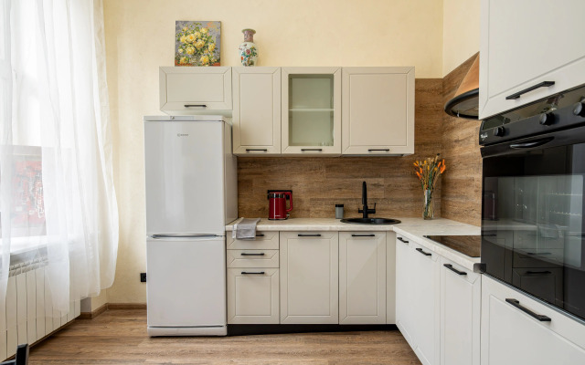 Sergeew Apartments dvuhkomnatnyj Lyuks s vidom na naberezhnuyu Fontanki Apartments
