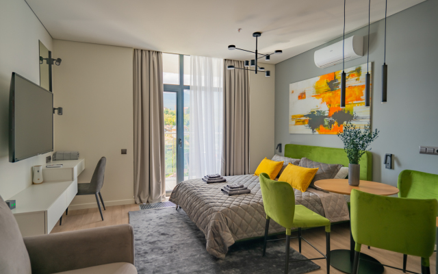 LS-Green S Bokovym Vidom Na More Apartments