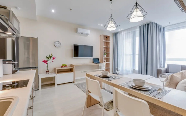 Апартаменты Премиум с Балконом и Видом на Город Business Apartments