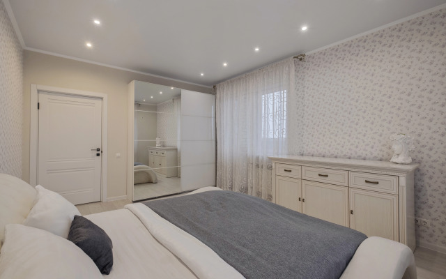 Dobrye Sutki Na Sverdlova Flat