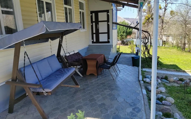 Castnyj dom na Gor'kogo 1