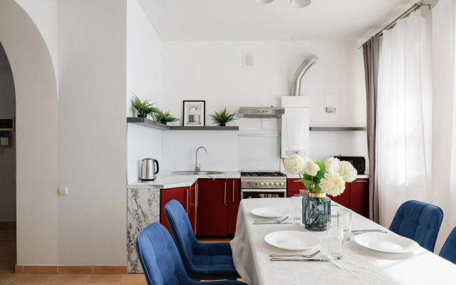 3-komn S Proyektorom Sunvilles Flat