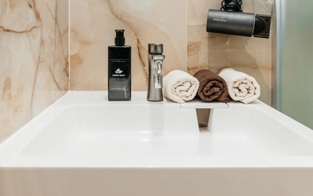 V Zhk Metropol Apartments