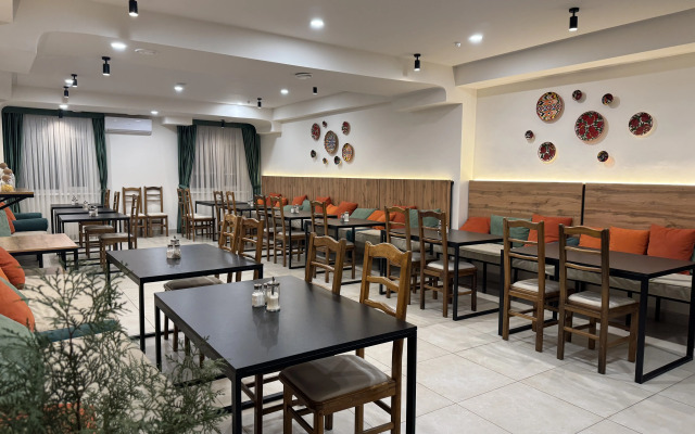 Akjola Hotel
