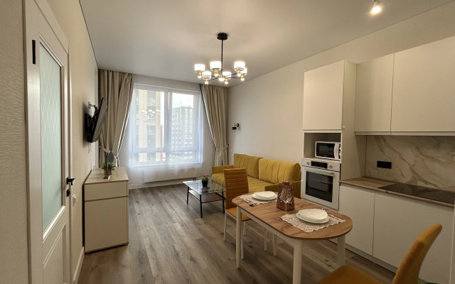 Novaya dvushka vozle akvaparka i Trts Planeta Flat