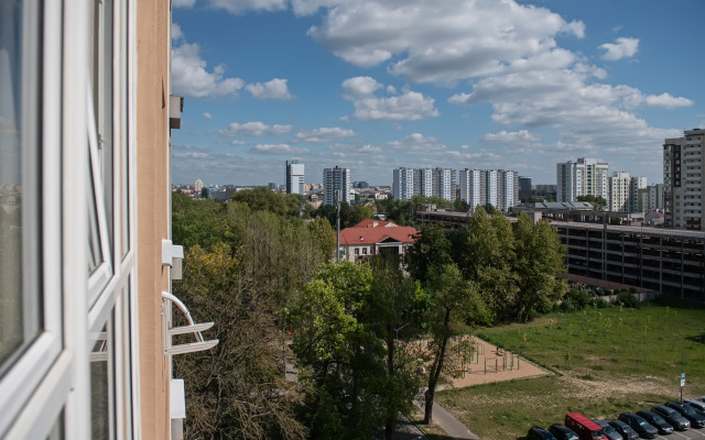 Studiya U Stantsii Metro Grushevka Apartments