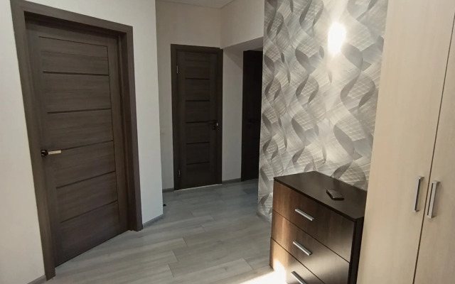 Dvuhkomnatanaya s Dvumya Lodzhiyami Flat